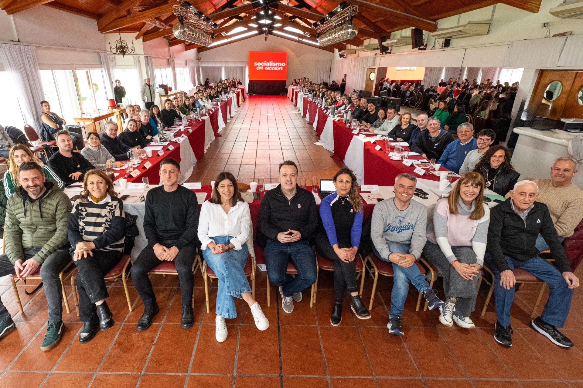 En unidad el Socialismo impulsa una reforma constitucional "que ponga el poder en manos de la gente"